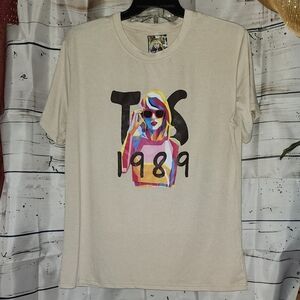 TAYLOR  SWIFT  1989 TEE SHIRT